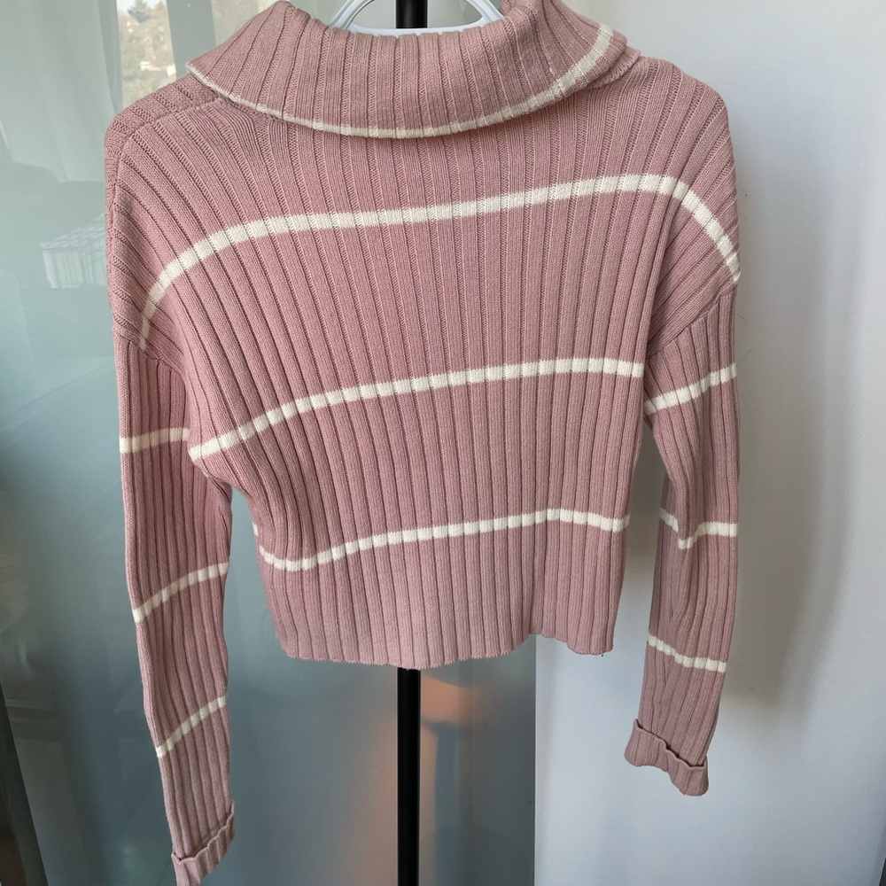 Cropped Sweater - Picture 2 of 5